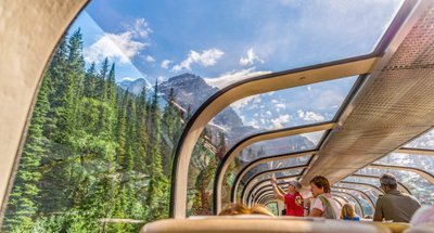 „Rocky Mountaineer“ kelionės traukiniu 