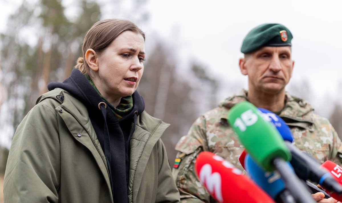 Dovilė Šakalienė, Raimundas Vaikšnoras