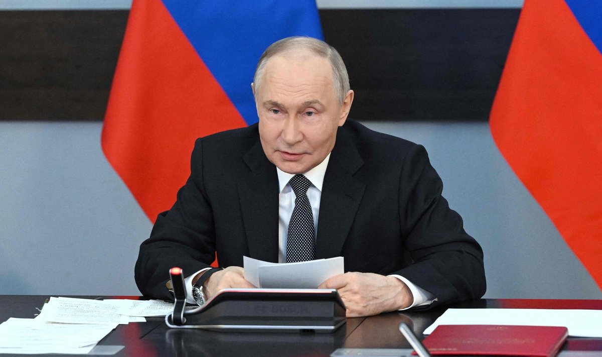Putinas paskelbė apie milijardines investicijas į karinį laivyną