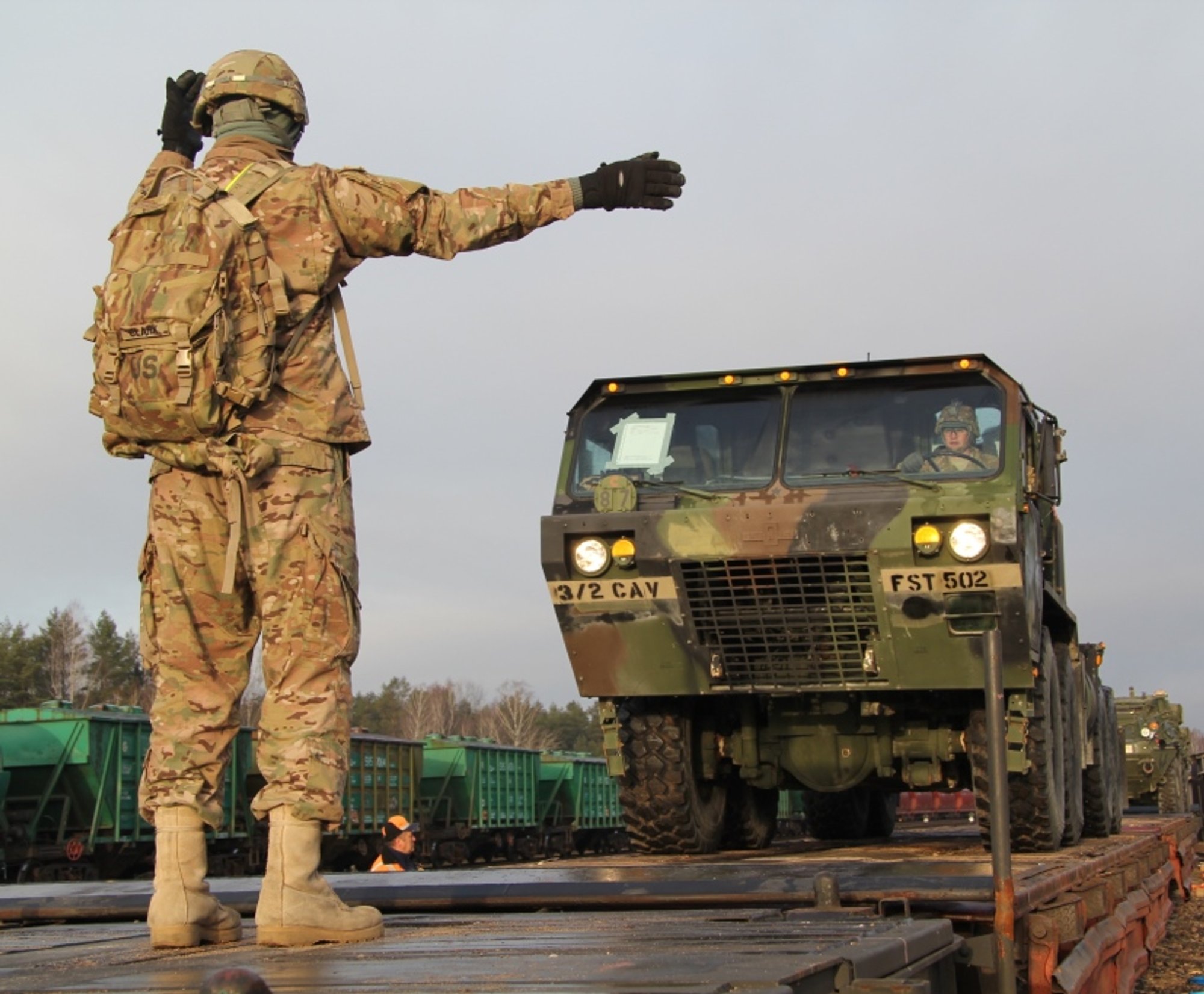 Į Ruklą pervežama JAV karių technika (L. Karklelytės nuotr.)