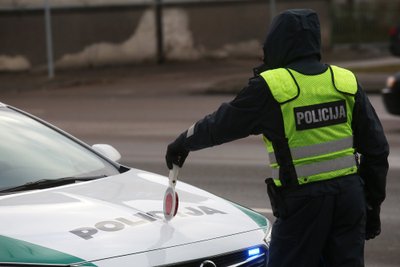 Policijos reidas Taikos ir Savanorių prospektų sankryžoje