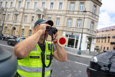 Socialinė akcija „Nežvairuok“ Vilniaus gatvėse