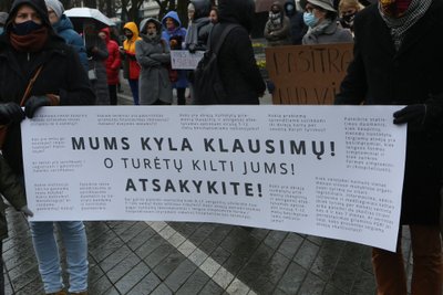 Kaune vyko protesto akcija prieš profilaktinį mokinių testavimą