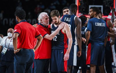 Greggas Popovichius, Nando de Colo