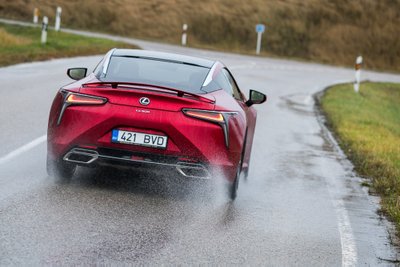 "Lexus LC500"