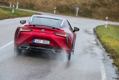 "Lexus LC500"