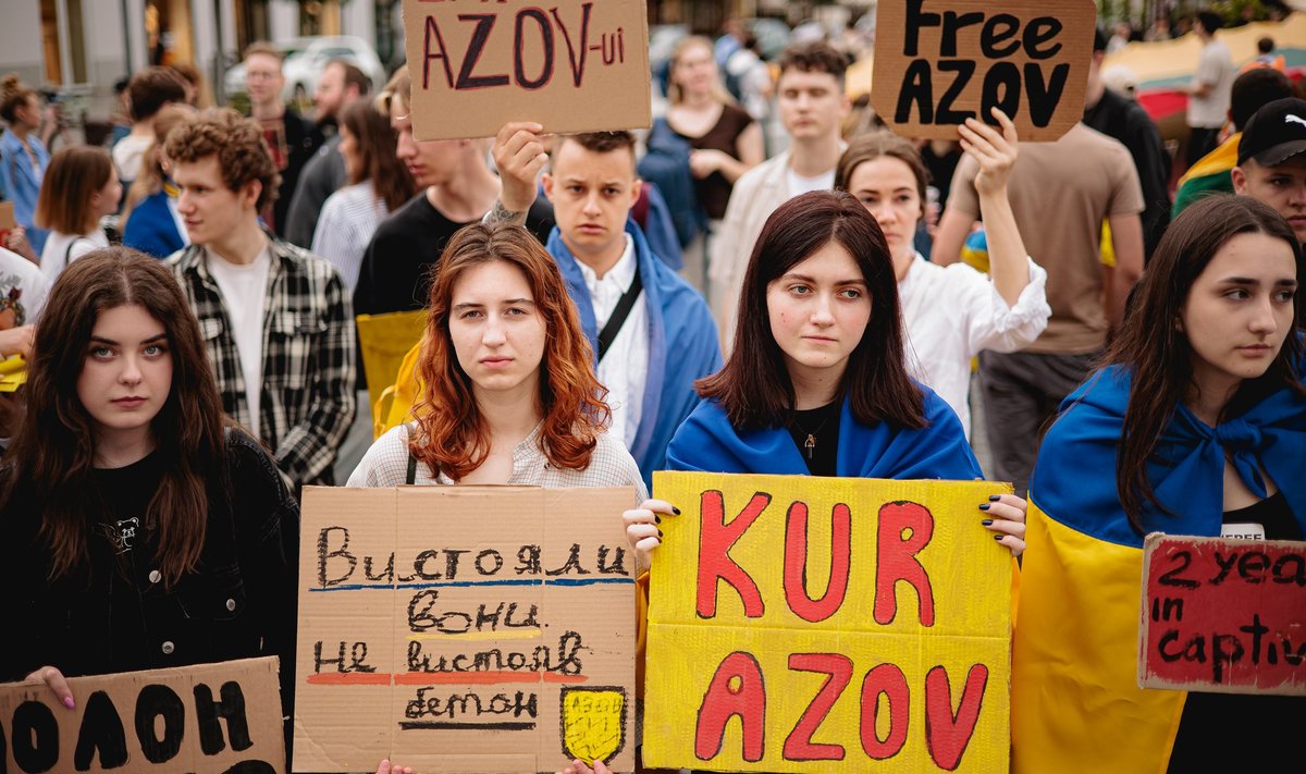 Protesto eisena paremti Azovstal gynėjus