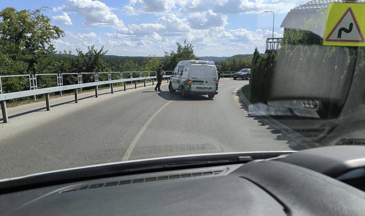 Kaune policija gaudė aršų ir ginkluotą BMW vairuotoją