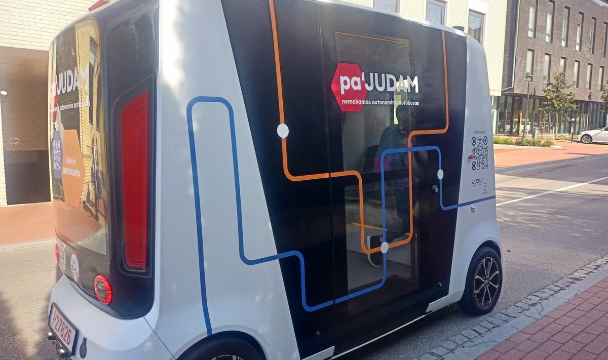 Vilniaus gatvėmis pradėjo kursuoti autonominis autobusas