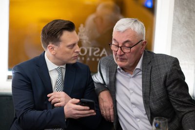 Valdas Benkunksas, Jonas Kazlauskas