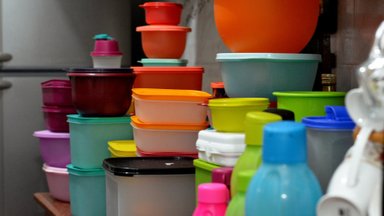 Kultiniam „Tupperware“ paliekant Europą, atstovė Lietuvoje atvira: nuolaidų taikyti nėra prasmės