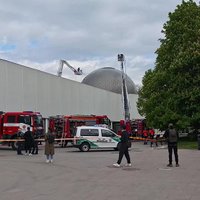 Aiškėja planetariumo stogo gaisro priežastis: pareigūnai įvardijo pirminę versiją 