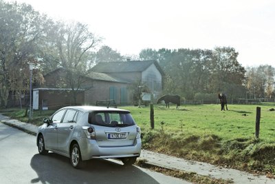 Kompaktinių vienatūrių benzininės versijos paklausios ir XXI amžiuje – tai patvirtino šis testas