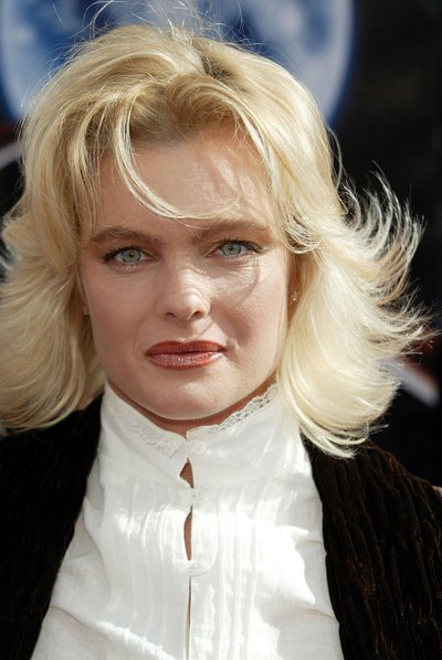 Erika Eleniak