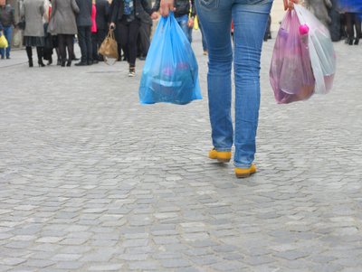 Plastikiniai pirkinių maišeliai