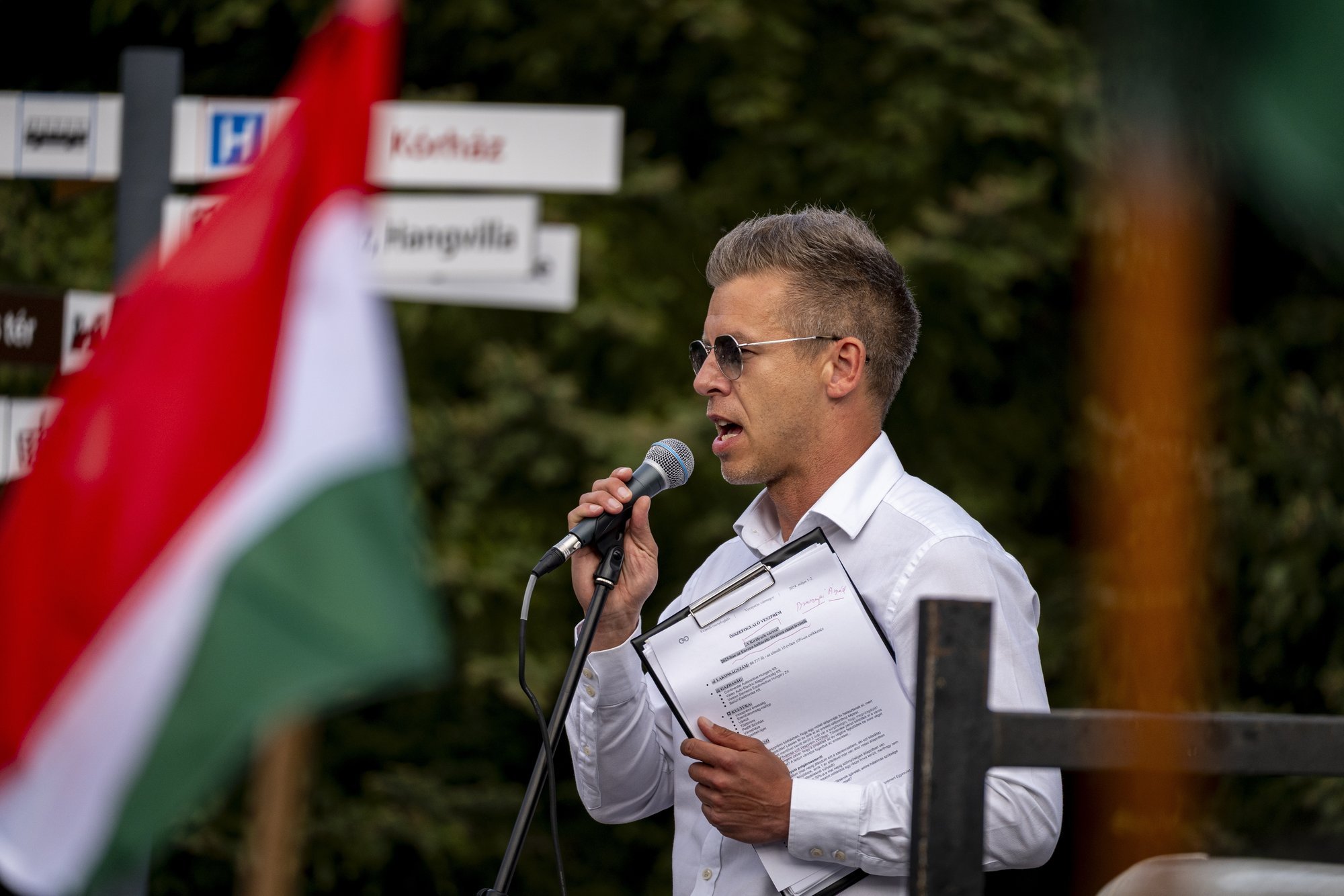 Fact Check: Péter Magyar Did Not Attack Ursula von der Leyen in European Parliament