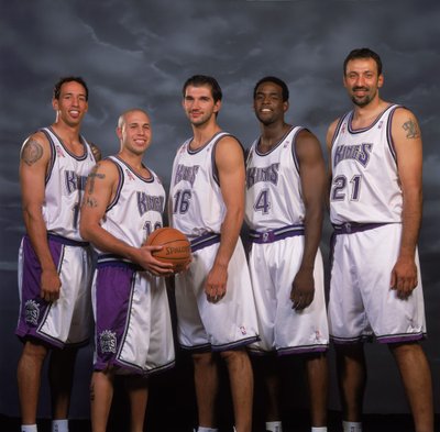 Dougas Christie, Mike'as Bibby, Peja Stojakovičius, Chrisas Webberis, Vlade Divacas