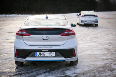 Elektrinis ir hibridinis "Hyundai IONIQ" modeliai