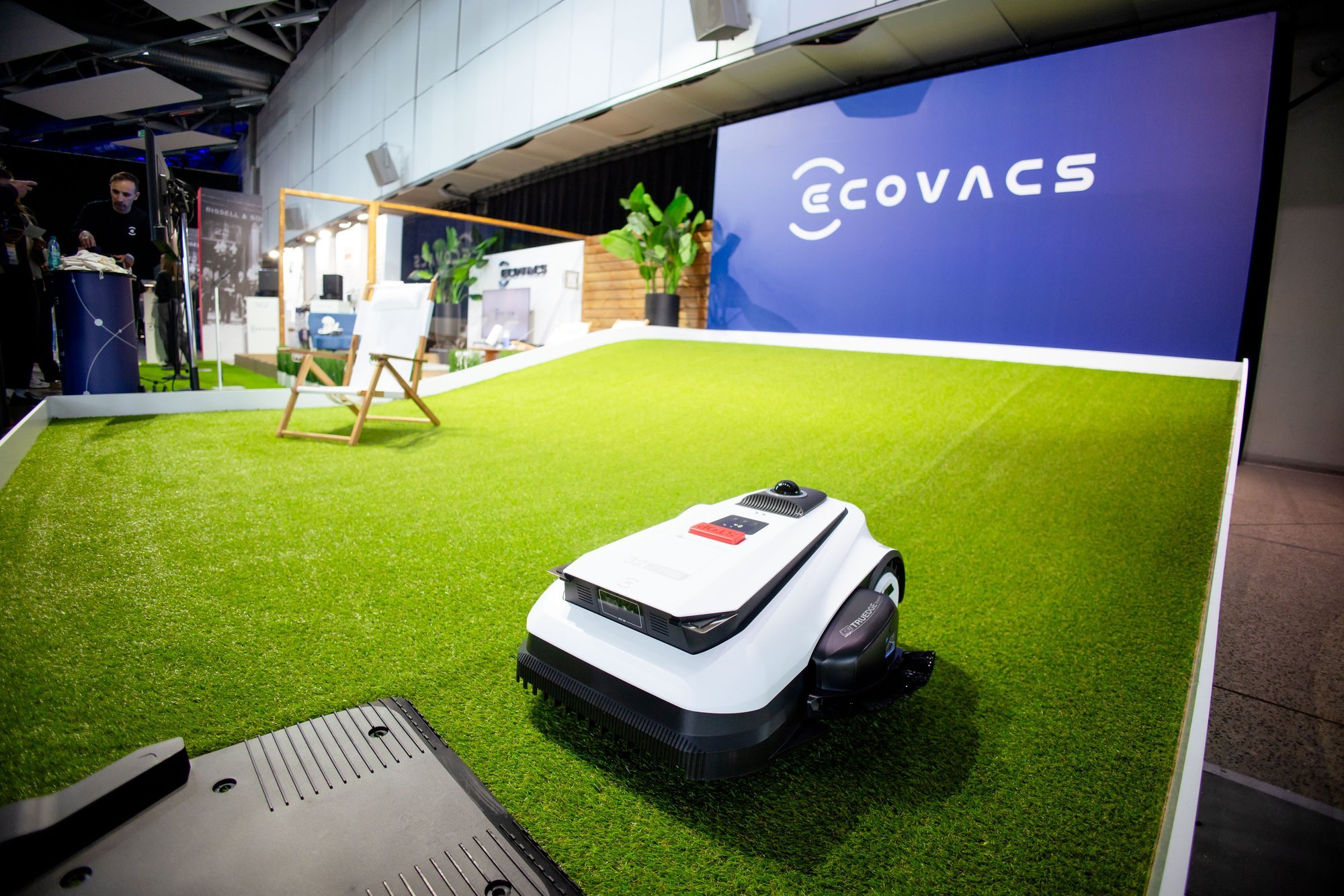 Tiesiogiai – iš LOGIN: naujojo dulkių siurblio „Ecovacs Deebot X12 OmniCyclone“ pristatymas