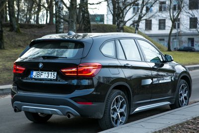 "BMW X1"