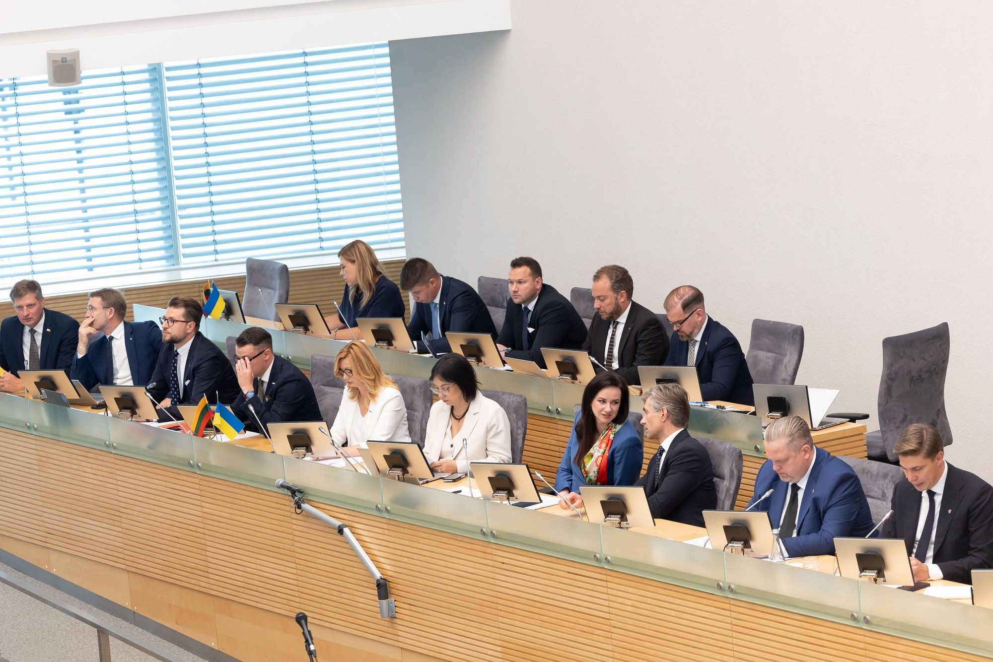 Lithuanian Parliament to Approve New Government Program Amid Procedural Questions