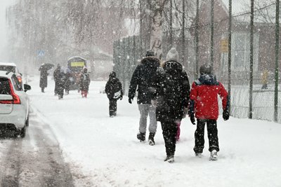 Suomiją užvertė sniegas