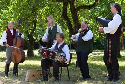 "Griežynė 2016". Lietuvių folkloro ansamblis "Vydraga"