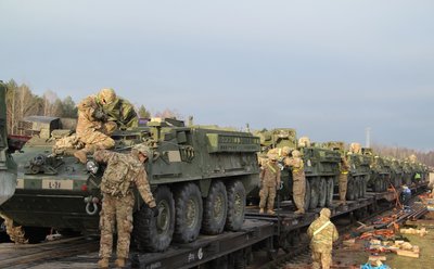 Į Ruklą pervežama JAV karių technika (L. Karklelytės nuotr.)