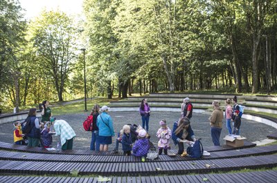 „Namų mama“ – analogų  šalyje neturinti organizacija, neatlygintinai padedanti mamoms, susiduriančioms su tam tikrais iššūkiais