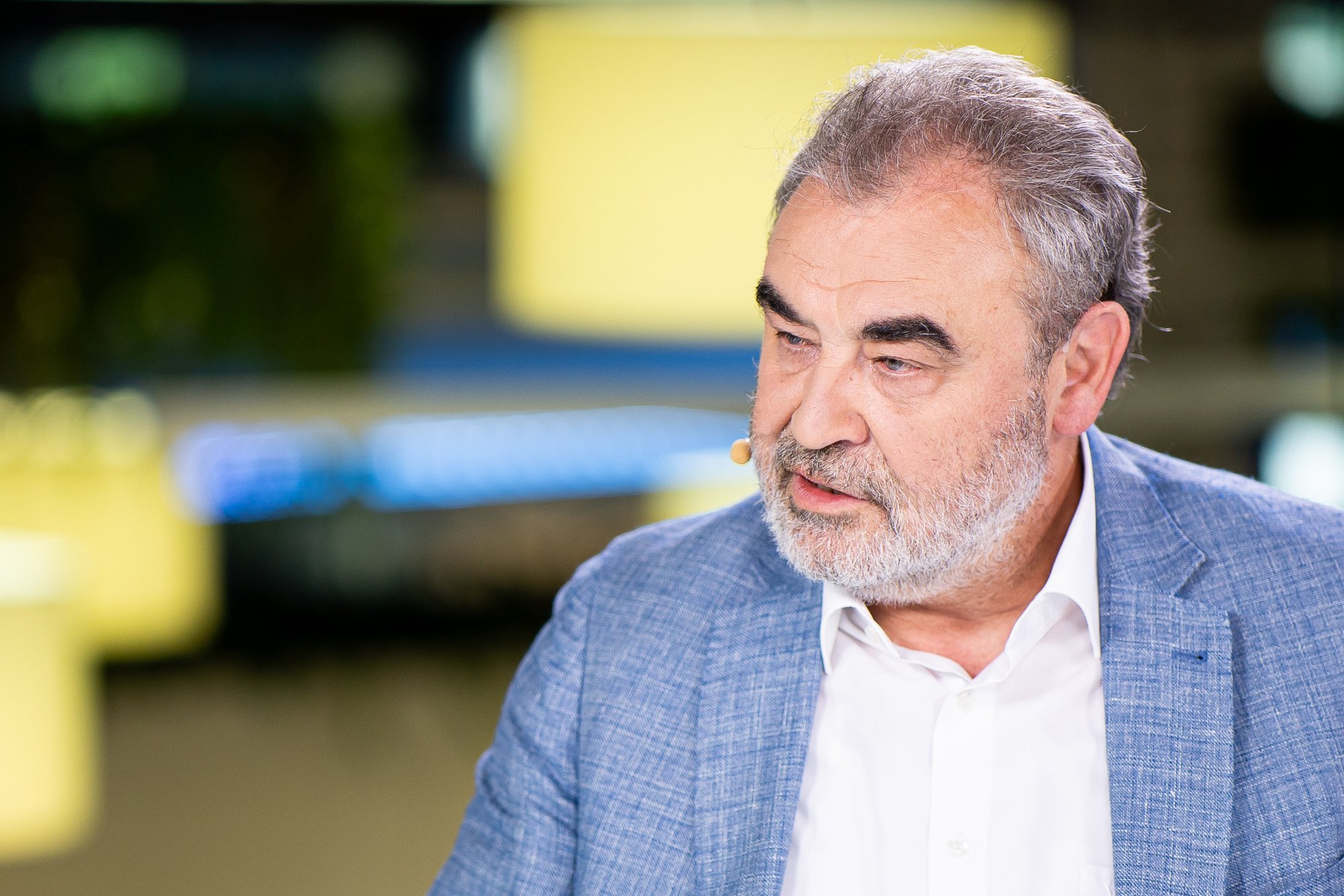 Law Professor Criticizes Lithuanian Government's Program Submission Process