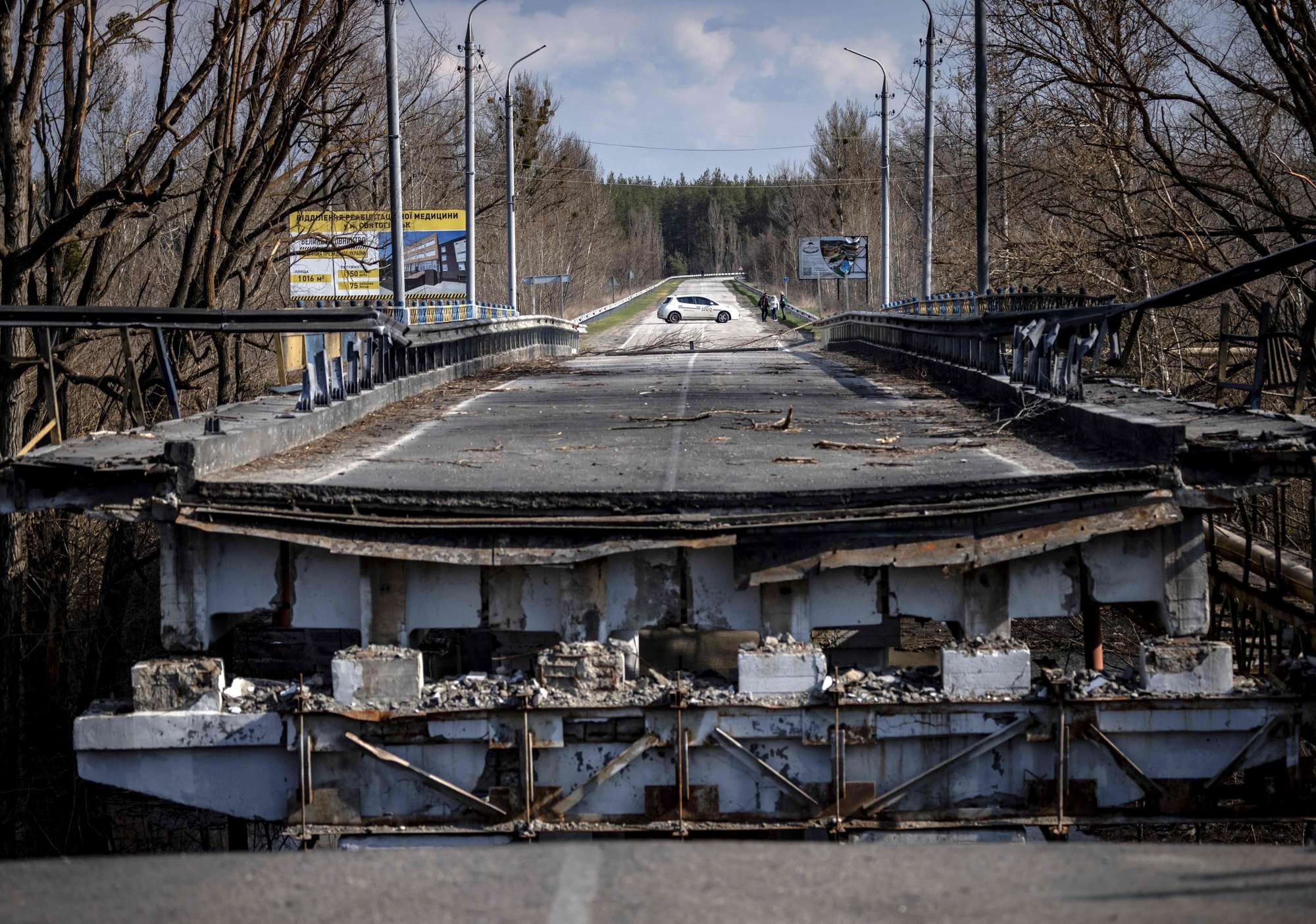 Ukraine strikes three bridges in Donbas, military sites