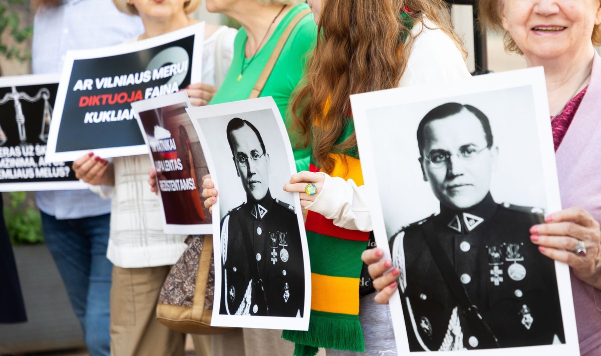 Nacionalinis susivienijimas ir Lietuvos laisvės kovotojų sąjunga surengė protesto akciją