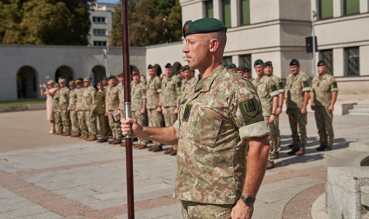 Lietuvos kariuomenės vyriausiuoju puskarininkiu paskirtas seržantas majoras Darius Masiulis