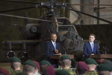 B. Obama ir T. Roivas susitiko su Estijoje tarnaujančiais JAV kariais ir estų kariais