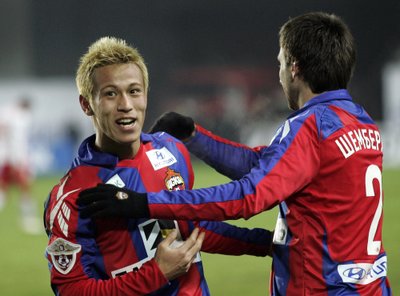 Keisuke Honda, Deividas Šemberas