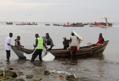 Tanzanijoje nukrito keleivinis lėktuvas