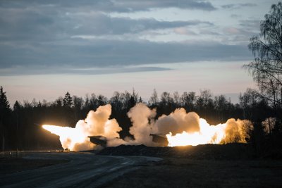 MLRS šūviai Estijoje