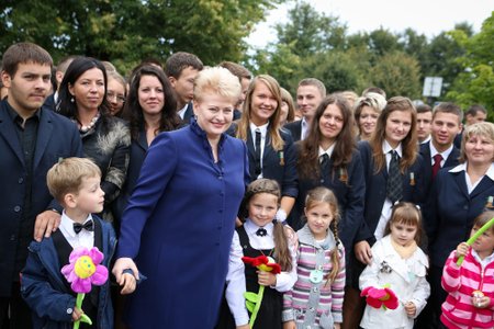 Dalia Grybauskaitė su moksleiviais