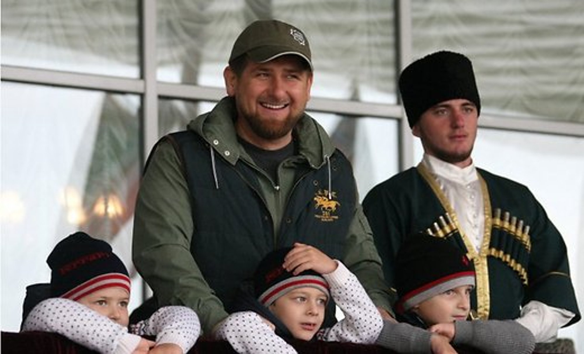 Семья рамзана кадырова 2023. Семья рамзана кадырова 2023. Фото рамзана кадырова 2022. Сын рамзана кадырова ахмат. Кадыров и его дети фото.