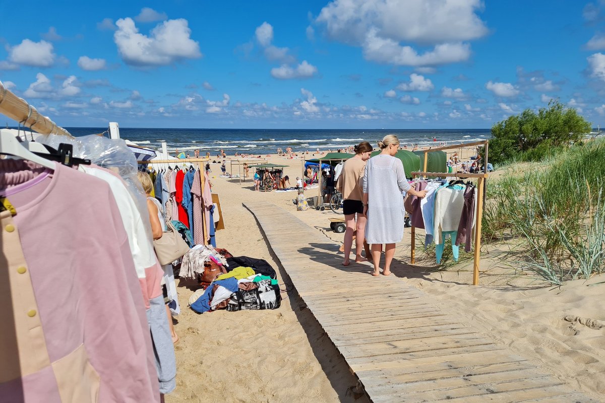 раздевалке на пляже голые Единственный в своем роде такой рынок в Литве: и продавцы и покупатели на нем голые - Delfi RU