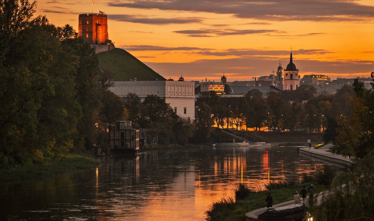 Vilnius Rudeni Kiek valandų šviesos turime LIetuvoje rudenį - Delfi grynas