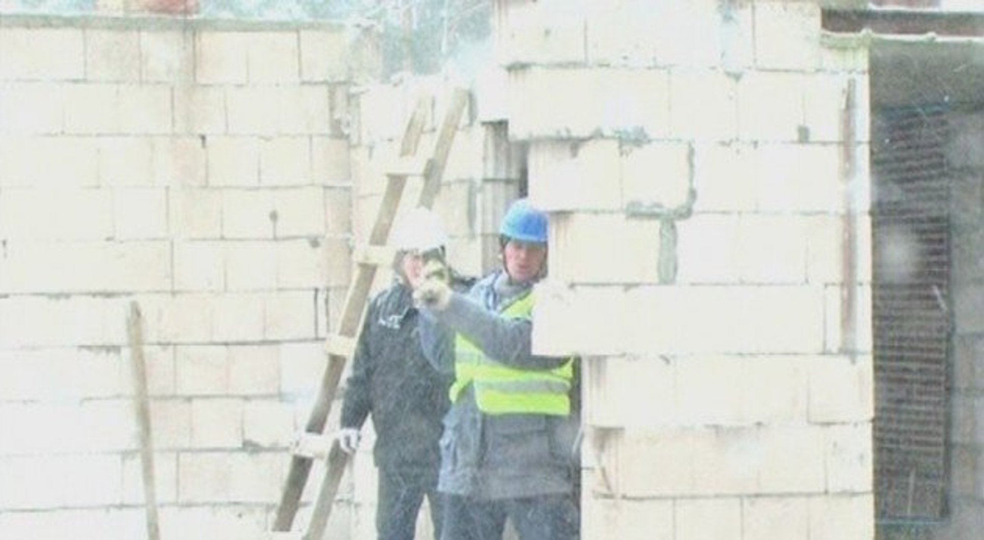 Nidoje Prad ti Griauti Savavali kai Pastatyti Pastatai Delfi TV