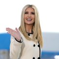 Ivanka Trump nusimetė viršutinius drabužius