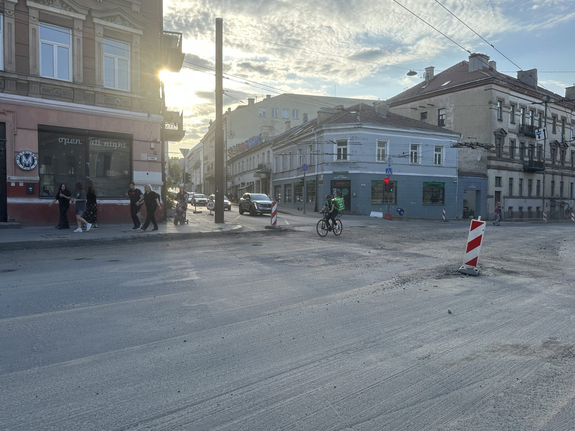 Vilniaus Pylimo gatvės remontas skandina Senamiestį dulkėse - Delfi