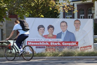 Kairiųjų partijos plakatas Vokietijoje