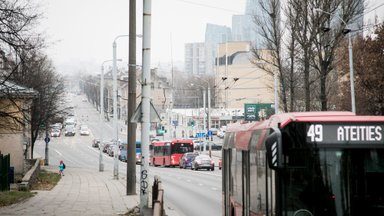 Dėl vandentiekio avarijos laikinai draudžiamas eismas vienoje iš svarbiausių Vilniaus gatvių