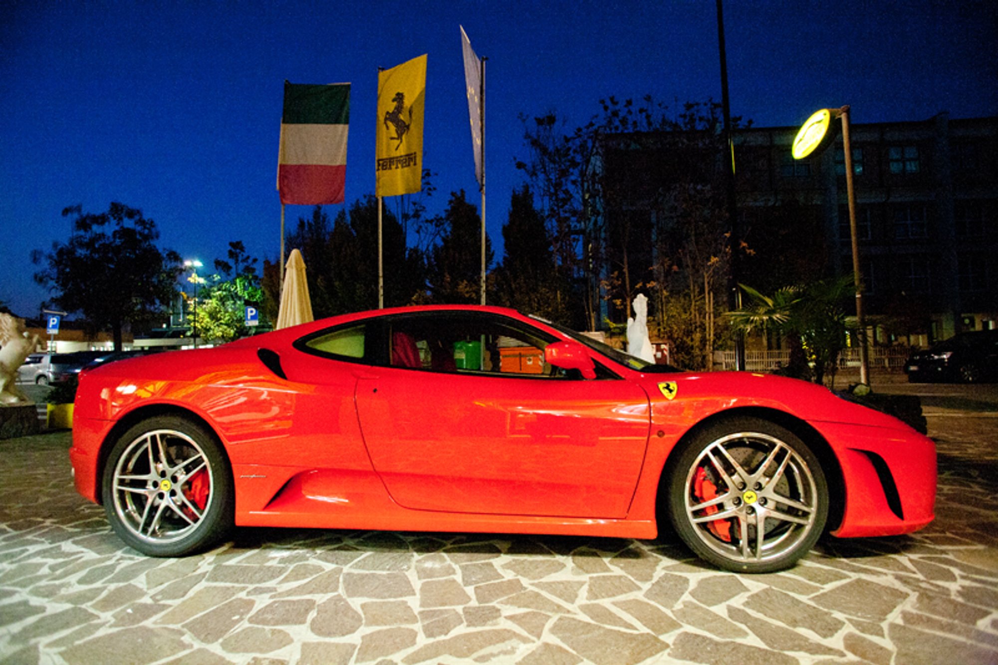 Miestelis, alsuojantis „Ferrari“ dvasia. Fotoreportažas iš Maranello ...
