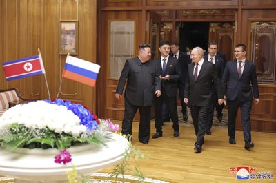 Vladimiras Putinas ir Kim Jong Unas Šiaurės Korėjoje