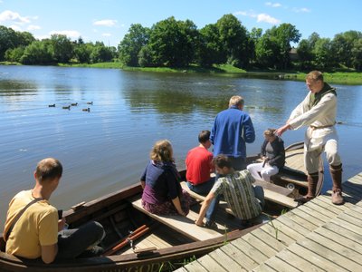 Vikingų laivas, kuriuo siūloma plaukti Grobinoje