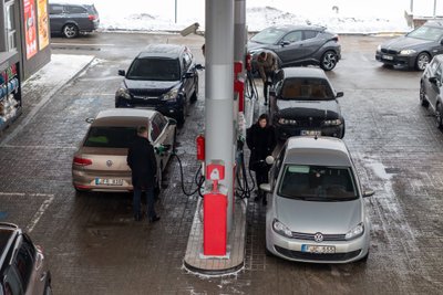 Degalinės dar nėra visiškai pasiruošusios, bet situacija gerėja